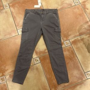 Vineyard vines – color, shark, skin -size 12